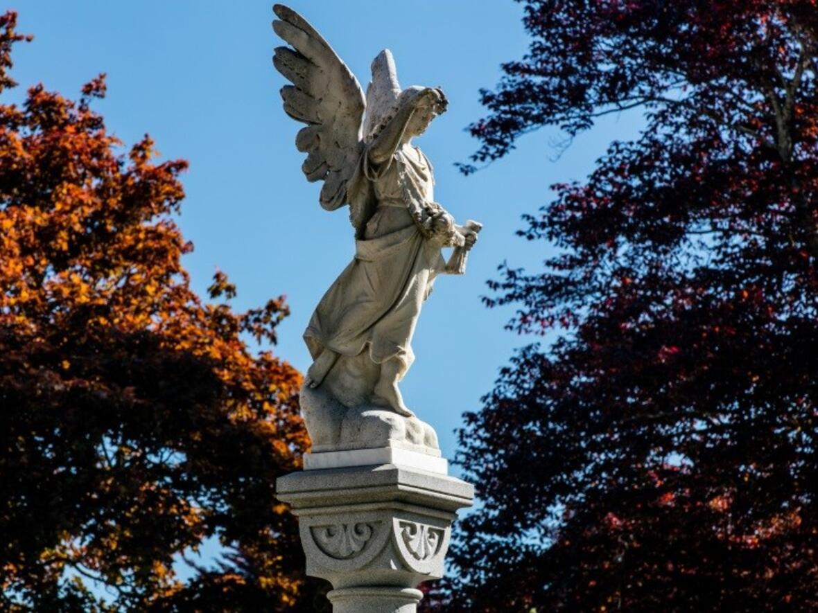 engelsstatue-auf-dem-friedhof-kempten
